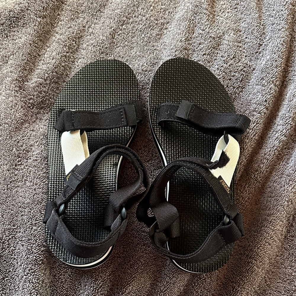 Teva Black & white Sandals